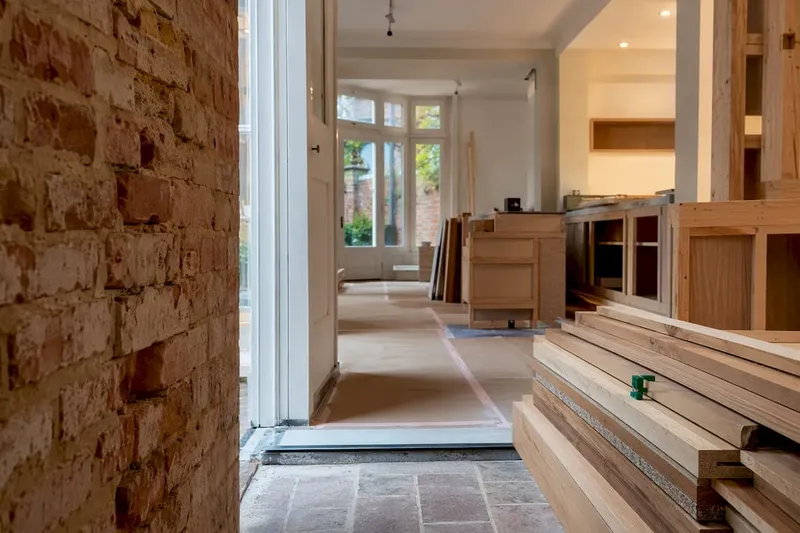 When to Hire a Contractor, Project Manager, or Platform for Homeowners